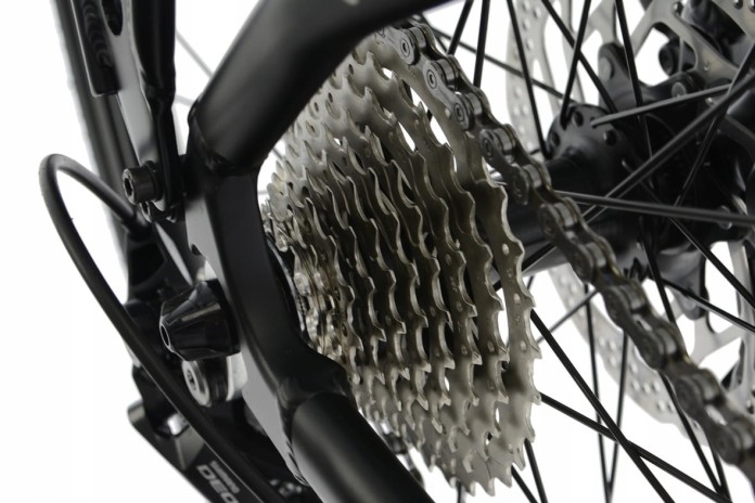 7_R25 R KANDS 28 ELITE PRO 4.0 DEORE D17 CZARNY MAT.jpg