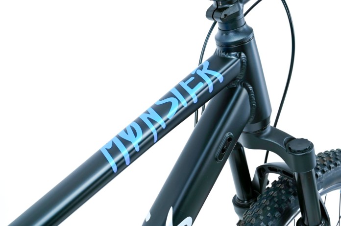 5_Rower MTB 26" KANDS MONSTER 2XT rama 15" czarny - niebieski R26.jpg