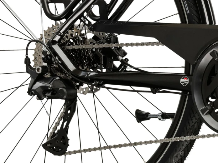 7_Rower trekkingowy 28" KROSS TRANS 7.0 rama M 19" czarny - srebrny R26.jpg