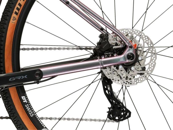 11_Rower 28" Gravel KROSS ESKER 6.0 rama XL 21" kameleon - czarny R26.jpg